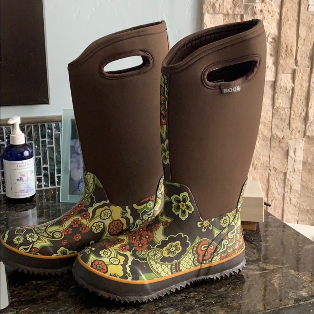Bogs rain boots size 6 women’s